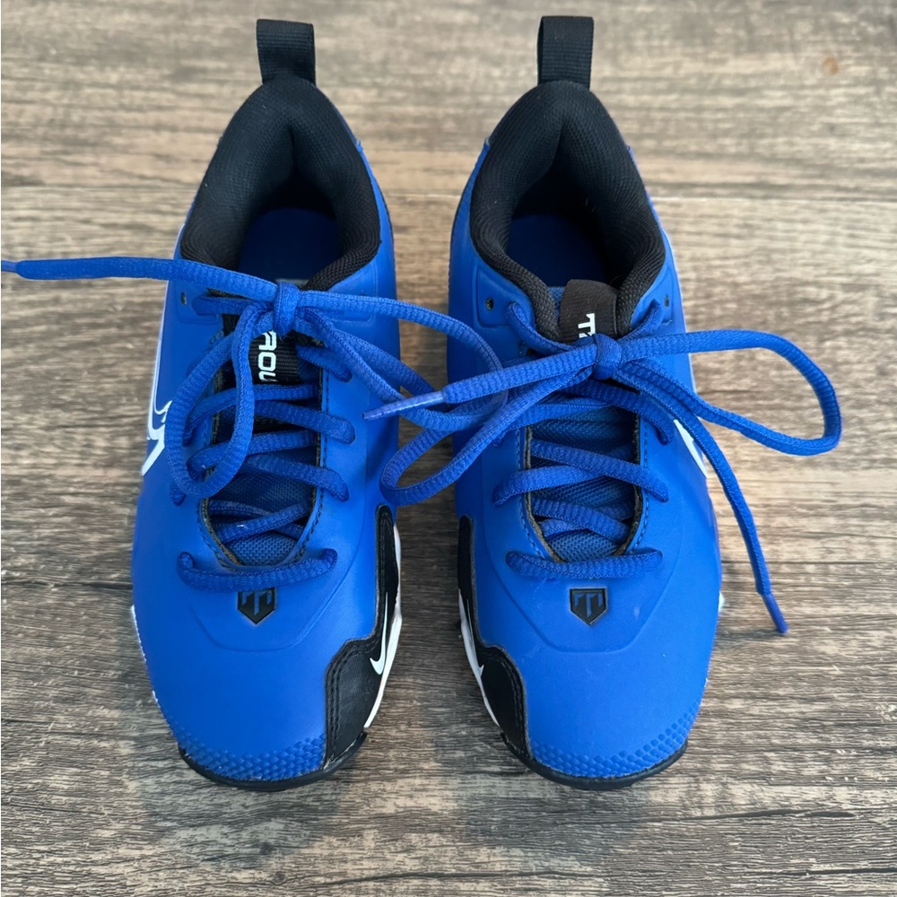 Boys Nike t-ball cleats